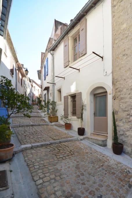 Villa Charmante Petite Maison Donnant Sur Les Arenes Arles Exterior foto