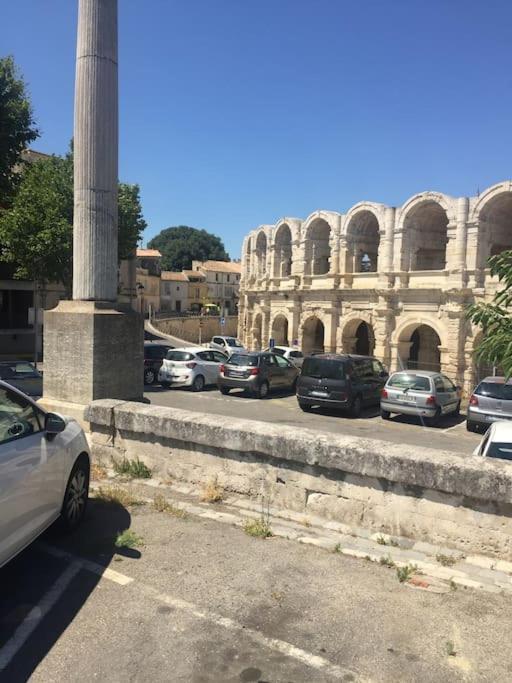 Villa Charmante Petite Maison Donnant Sur Les Arenes Arles Exterior foto